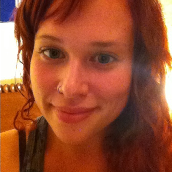 Meet your Posher, Zooey - Picture 1 of 2